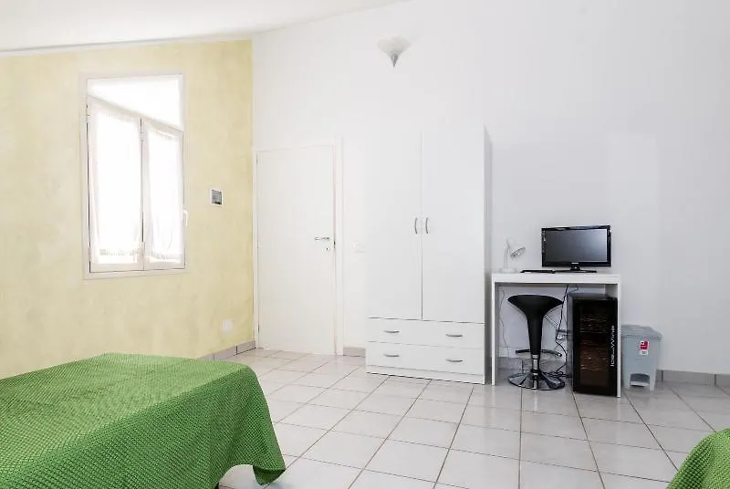 مبيت وإفطار مارينا دي راغوزا Buenaonda 3*,  إيطاليا