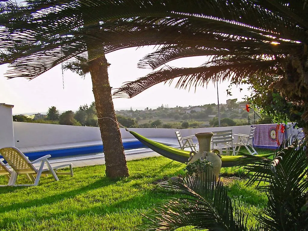 مبيت وإفطار مارينا دي راغوزا Buenaonda 3*,